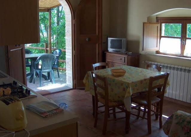 Maison d'hôtes Borgo Il Villino à Casole dʼElsa Extérieur photo